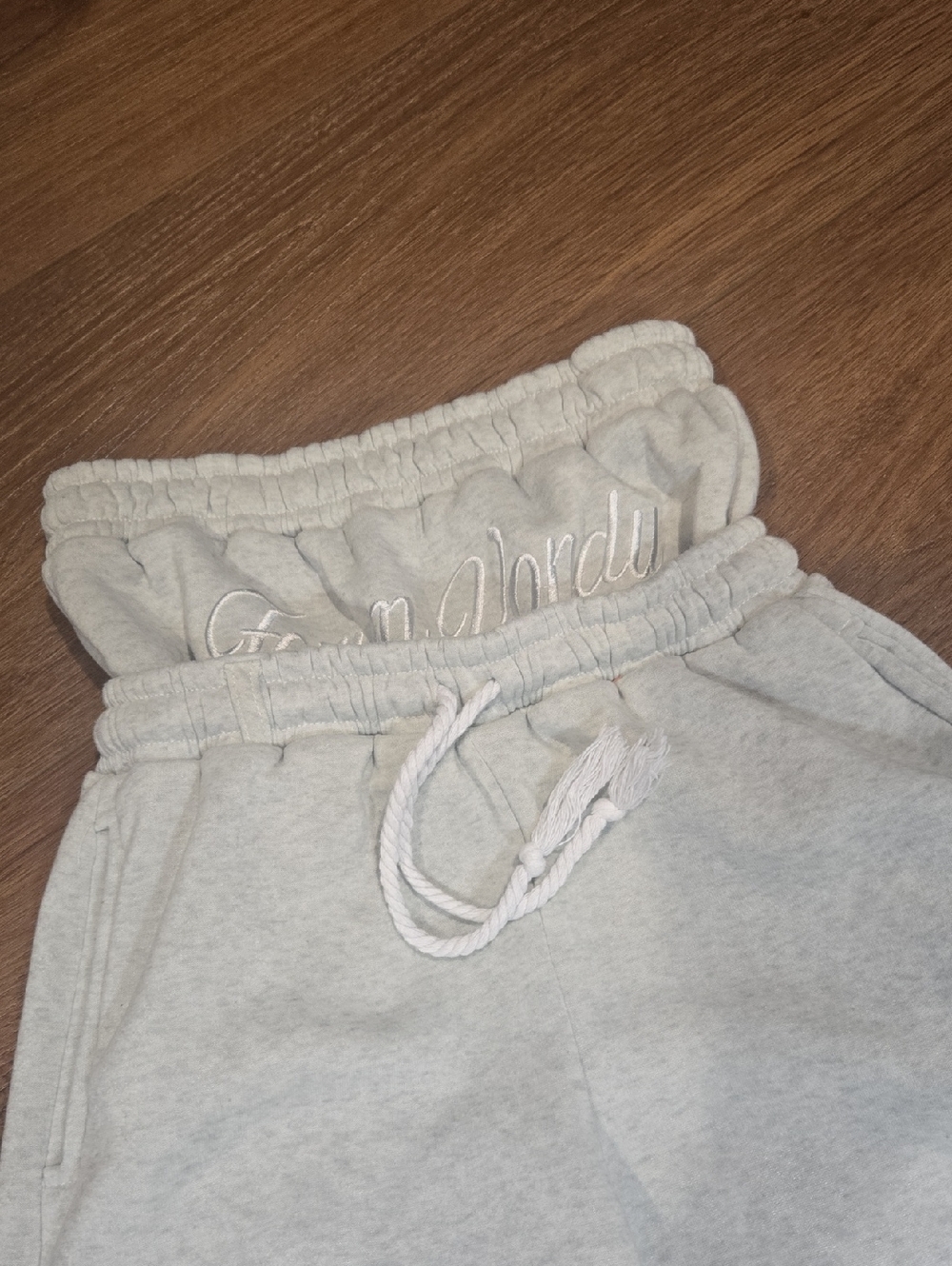 FORUM VONDU DOUBLE WAISTED SWEATS SIZE SMALL... #8008